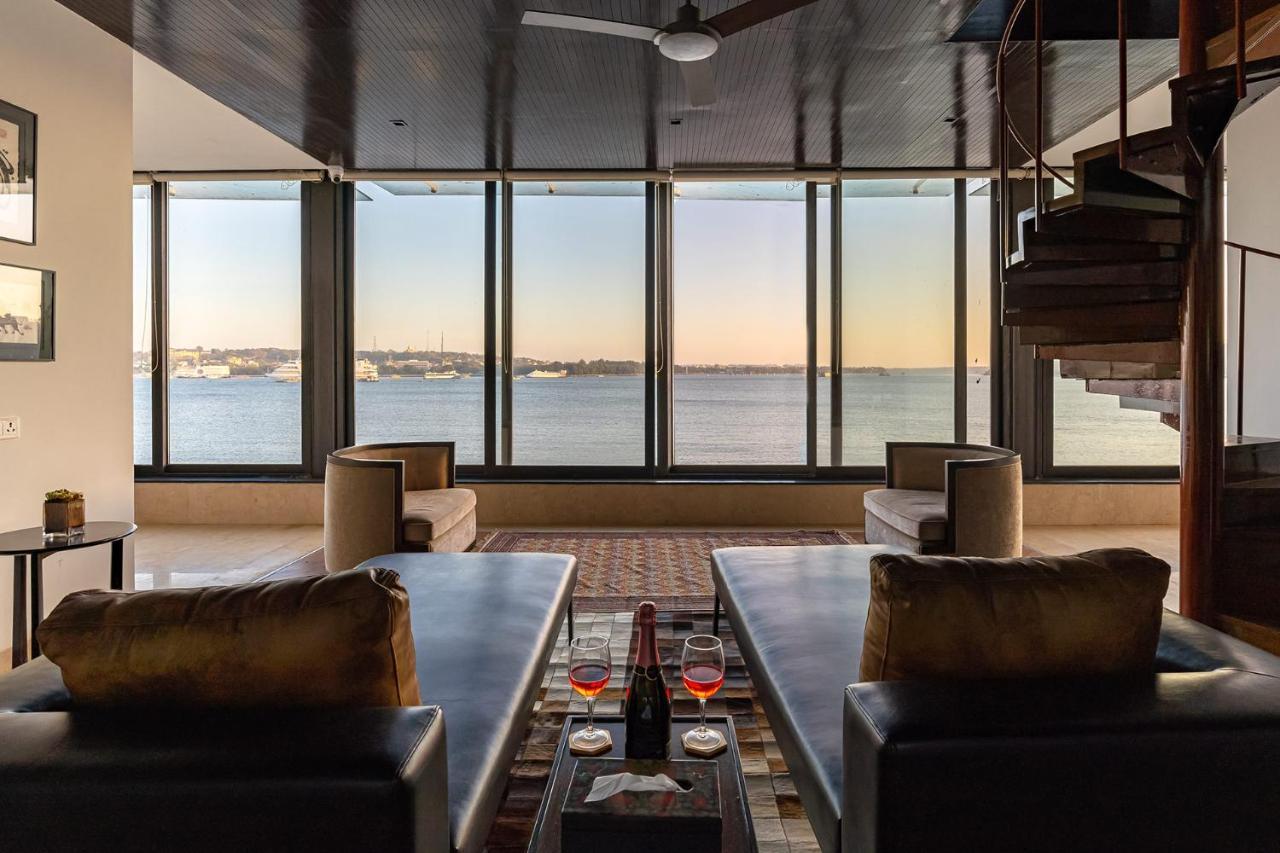 Oceanic Sunsets With River View, Comp Breakfast & Infinity Pool At Stayvista Verem 外观 照片