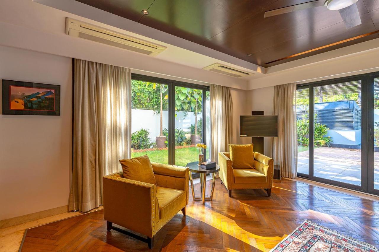 Oceanic Sunsets With River View, Comp Breakfast & Infinity Pool At Stayvista Verem 外观 照片