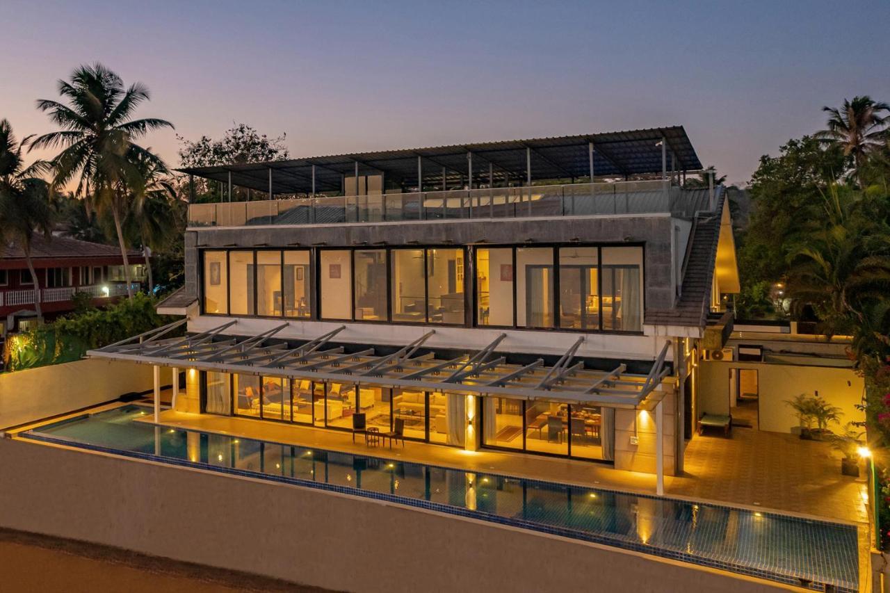 Oceanic Sunsets With River View, Comp Breakfast & Infinity Pool At Stayvista Verem 外观 照片